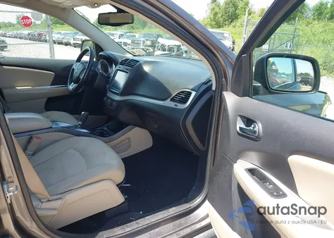 2015 Dodge Journey Sxt z USA, uszkodzony, nr VIN 3C4PDDBG5FT593354